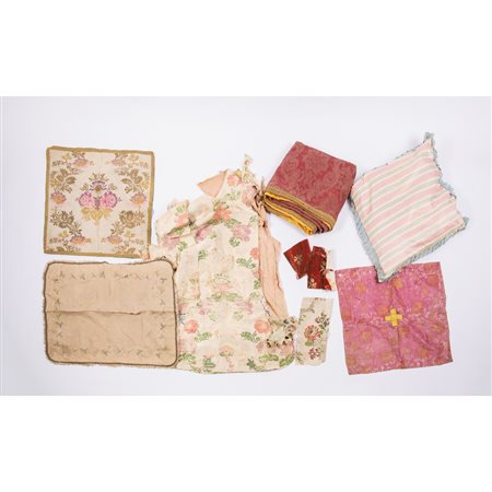 TESSUTI DIVERSA TIPOLOGIA EPOCA XVIII E XIX SECOLO