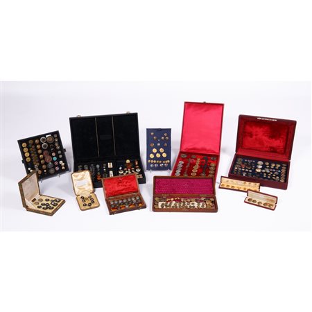 IMPORTANTE COLLEZIONI DI BOTTONI DAL XVIII AL XX SECOLO