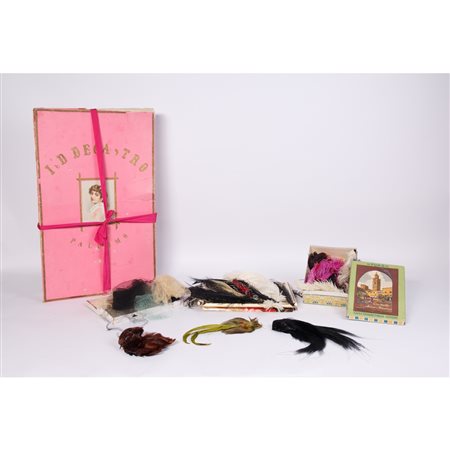 QUATTRO SCATOLE E TRE ACCONCIATURE DEL XX SECOLO