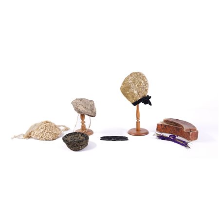 QUATTRO CAPPELLI FEMMINILI DEL XIX E XX SECOLO