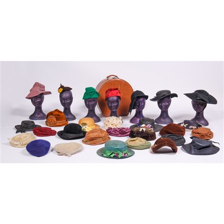 CAPPELLIERA E VENTOTTO CAPPELLI FEMMINILI EPOCA XX SECOLO