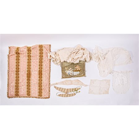 UNA RACCOLTA DI SEI ANTICHI TESSUTI