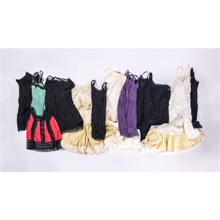 SOTTOGONNE E SOTTANE DEL XX SECOLO