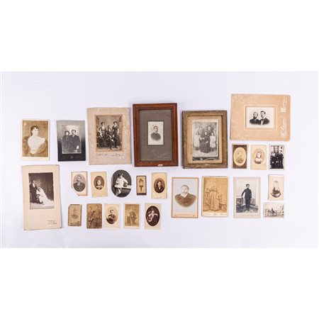 LOTTO di fotografie e cartoline