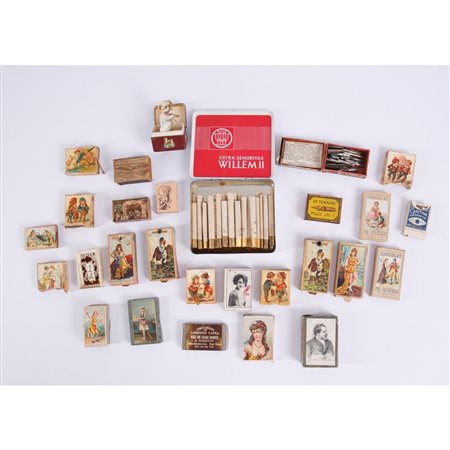 COLLEZIONE DI 25 scatolette portafiammiferi