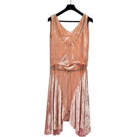 DUE ABITI FEMMINILI EPOCA 1920