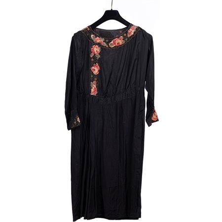 ABITO FEMMINILE  E SOPRABITO DA SERA EPOCA 1930