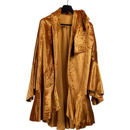 MANTELLA EPOCA 1935 E GIACCONE FEMMINILE EPOCA 1930