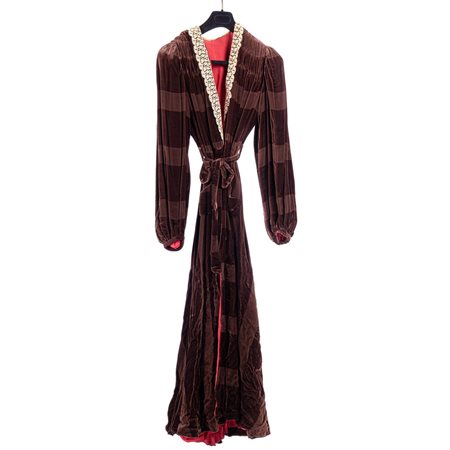 DUE VESTAGLIE DEL XX SECOLO