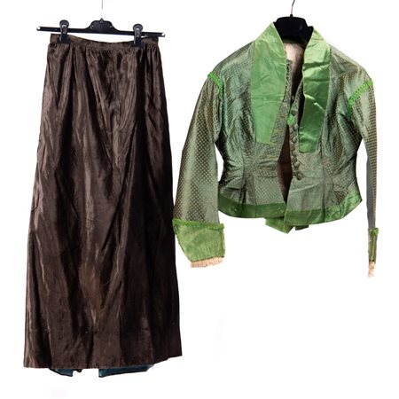 ABITO FEMMINILE DA PASSEGGIO E ABITO IN RASO DI SETA EPOCA 1880