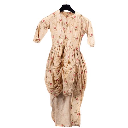 CORPETTO EPOCA 1780 E ABITO FEMMINILE DA SERA EPOCA 1910