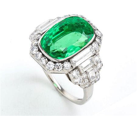 Anello in stile deco' in platino con smeraldo e diamanti - firmato BULGARI 
