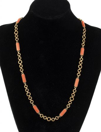 Girocollo in oro e corallo cerasuolo