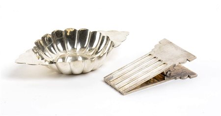 Lotto composto da ciotola e fermacarte in argento -  BULGARI