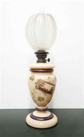 Lume a petrolio in opalina beige, nineteenth century