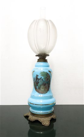 Lume a petrolio in opalina azzurra, Late 19th century