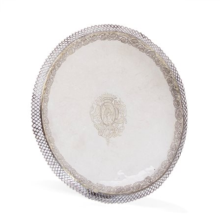 Vassoio in argento, probabile Spagna, fine del XVIII secolo