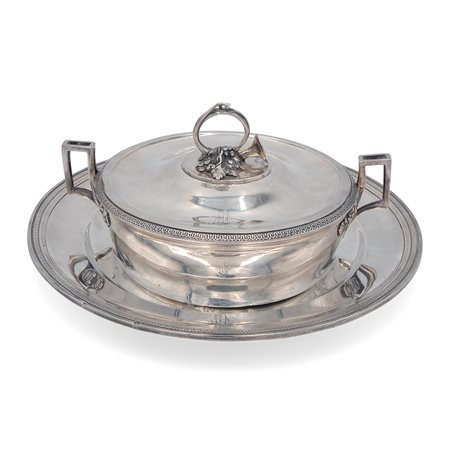 Legumiera francese in argento, ultimo quarto del XVIII secolo