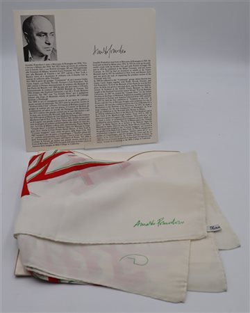Arnaldo Pomodoro "Senza titolo" 
foulard in seta con stampa da un bozzetto dell'