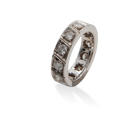  
Anello a riviera eternelle in oro e brillanti 
 Misura 12