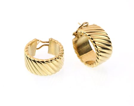  
Coppia di orecchini in oro 
 