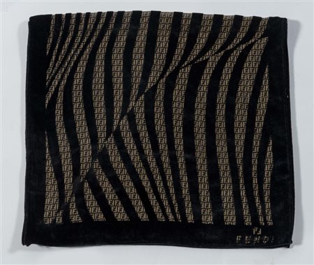 FENDI Foulard a fantasia animalier su tessuto monogram e velluto nero. Cm...