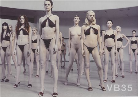 VANESSA BEECROFT, VB 35 - SHOW, 1998
