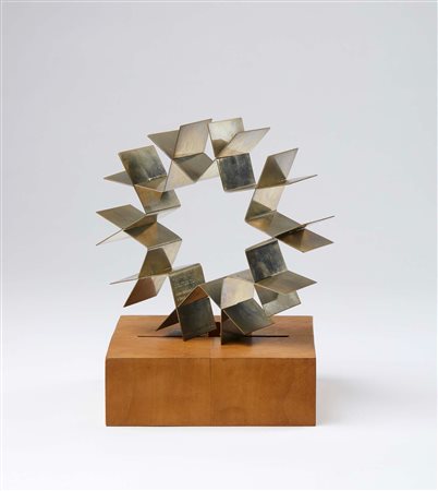 BRUNO MUNARI
Struttura continua, 1961-67