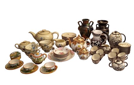Lotto di due servizi ed altri oggetti per la tavola tra cui Ceramiche Castelli