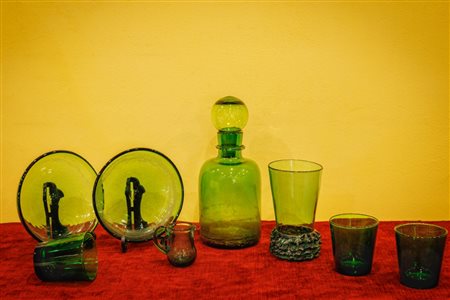 Lotto di bicchieri in vetro verde di Empoli - Asta Arredi, Dipinti e  Curiosità da Collezioni Private 