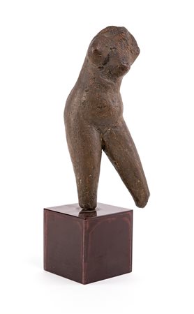 Giuseppe Mazzullo (Graniti, 1913 - Taormina, 1988) Figura di donna Scultura...