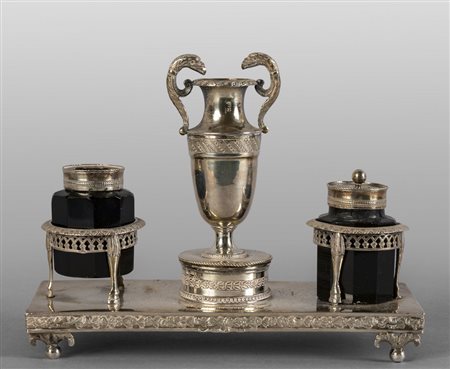 Calamaio Impero in argento con vasetto al centro, 