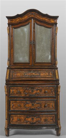 Doppiocorpo lombardo lastronato in noce e radica 