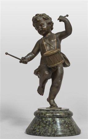 Il tamburino, bronzetto a patina scura, base in 