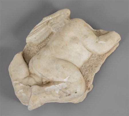 Putto acefalo, scultura in marmo 