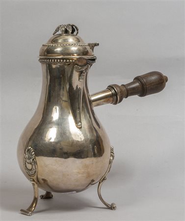 Cioccolatiera in argento con terminale a forma di 