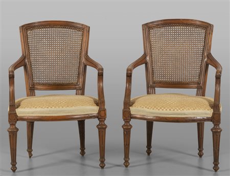 Coppia di poltrone Luigi XVI in noce, Genova fine 