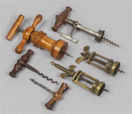 Sei cavatappi di cui uno in legno di bosso 