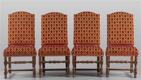 Quattro sedie a rocchetto rivestite in stoffa 