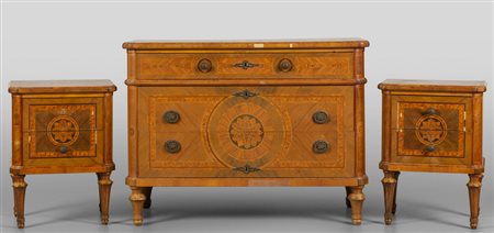 Comò e due comodini in stile Luigi XVI lastronati 