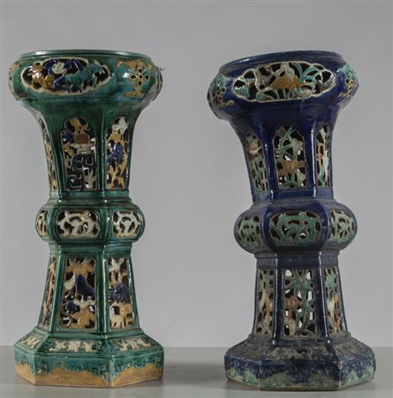 Coppia di colonne in gres invetriato, Cina 