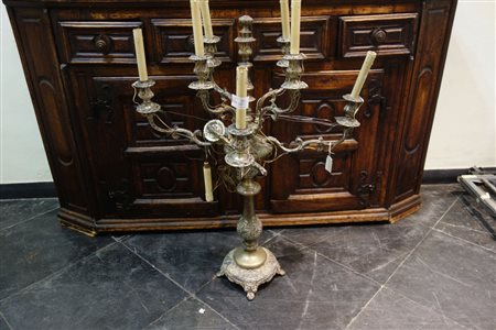 Grande candelabro in metallo argentato a nove 