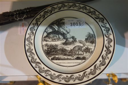 Serie di piatti in terraglia con decoro 