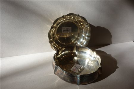 Due coppe in argento di forme diverse <br>gr.710