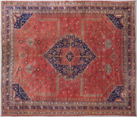 Grande tappeto anatolico centrato da una grande 