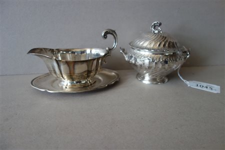 Salsiera e zuccheriera in argento<br>gr.tot.500