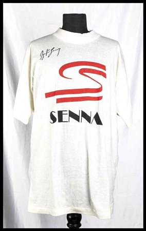 Senna, Ayrton da Silva (San Paolo, 21 marzo 1960 – Bologna, 1 maggio 1994)
Maglia con autografo