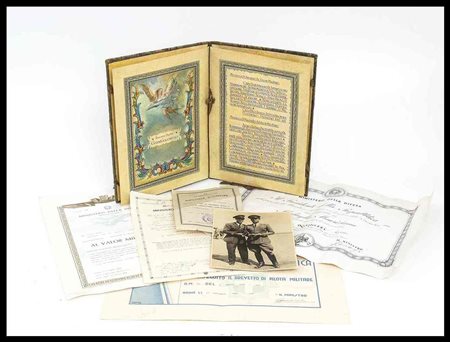 ITALIA, REGNO<br>Foto, pergamena, documenti e diplomi di medaglie di un pilota di Regia Aeronautica caduto in combattimento