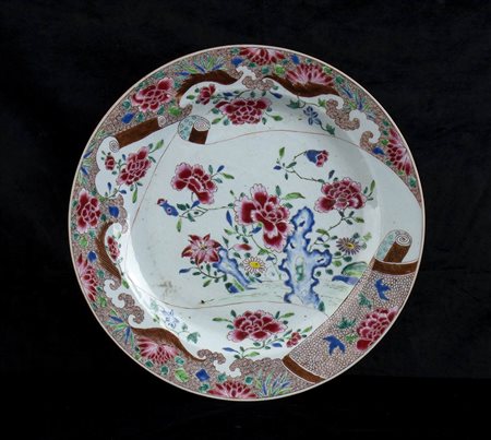 GRANDE PIATTO IN PORCELLANA ‘FAMIGLIA ROSA’