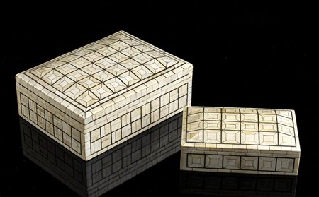 DUE SCATOLE CON COPERCHIO IN AVORIO